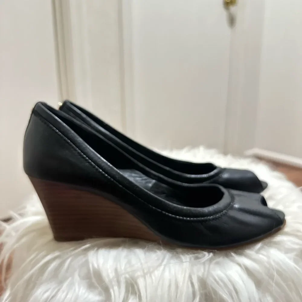 TORY BURCH Elegant Black Wedge Heels SIZE 8